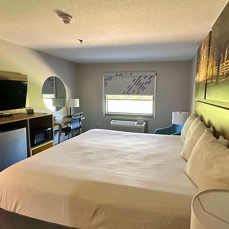 Days Inn & Suites By Wyndham Wynne מראה חיצוני תמונה