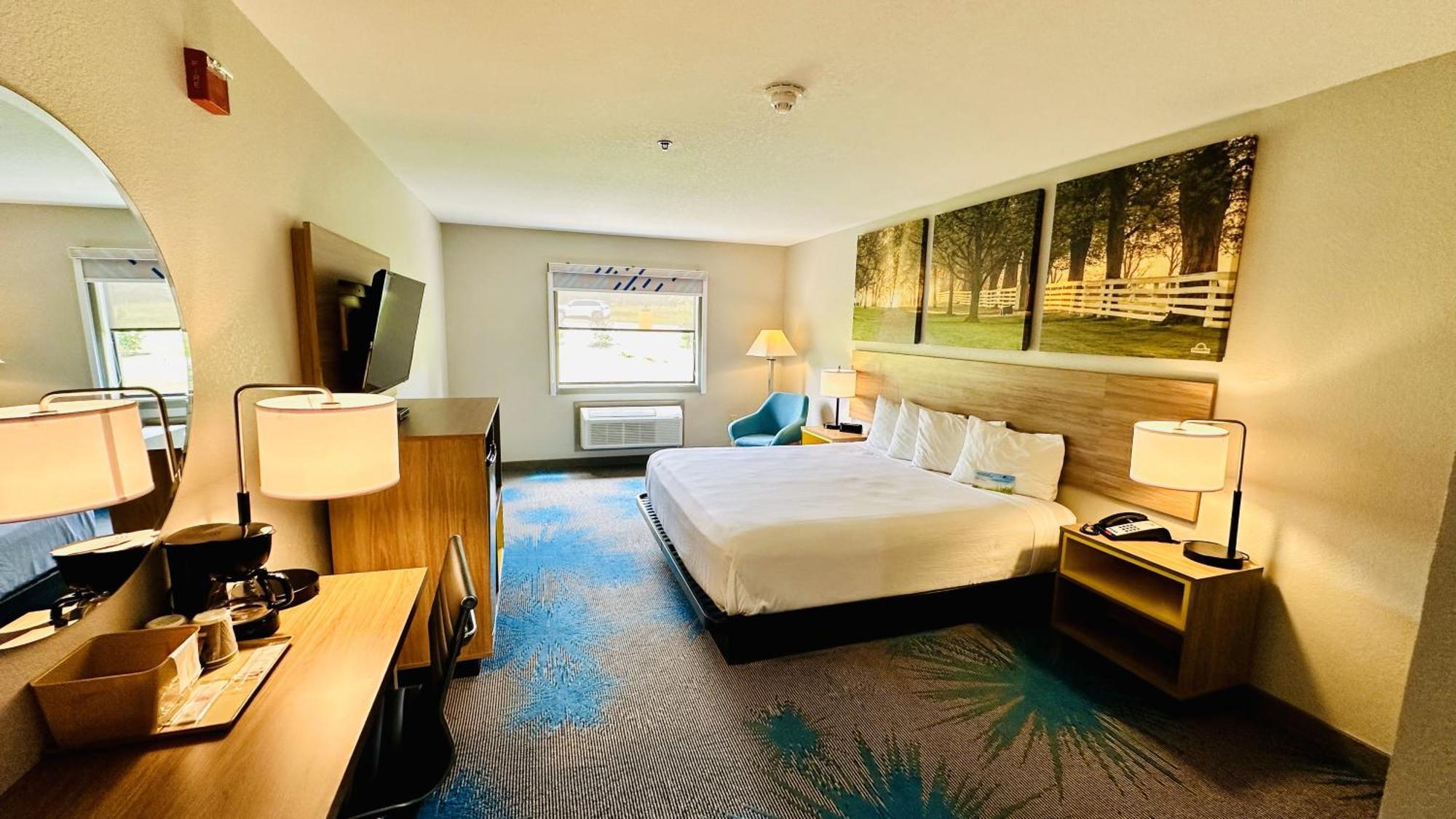 Days Inn & Suites By Wyndham Wynne מראה חיצוני תמונה