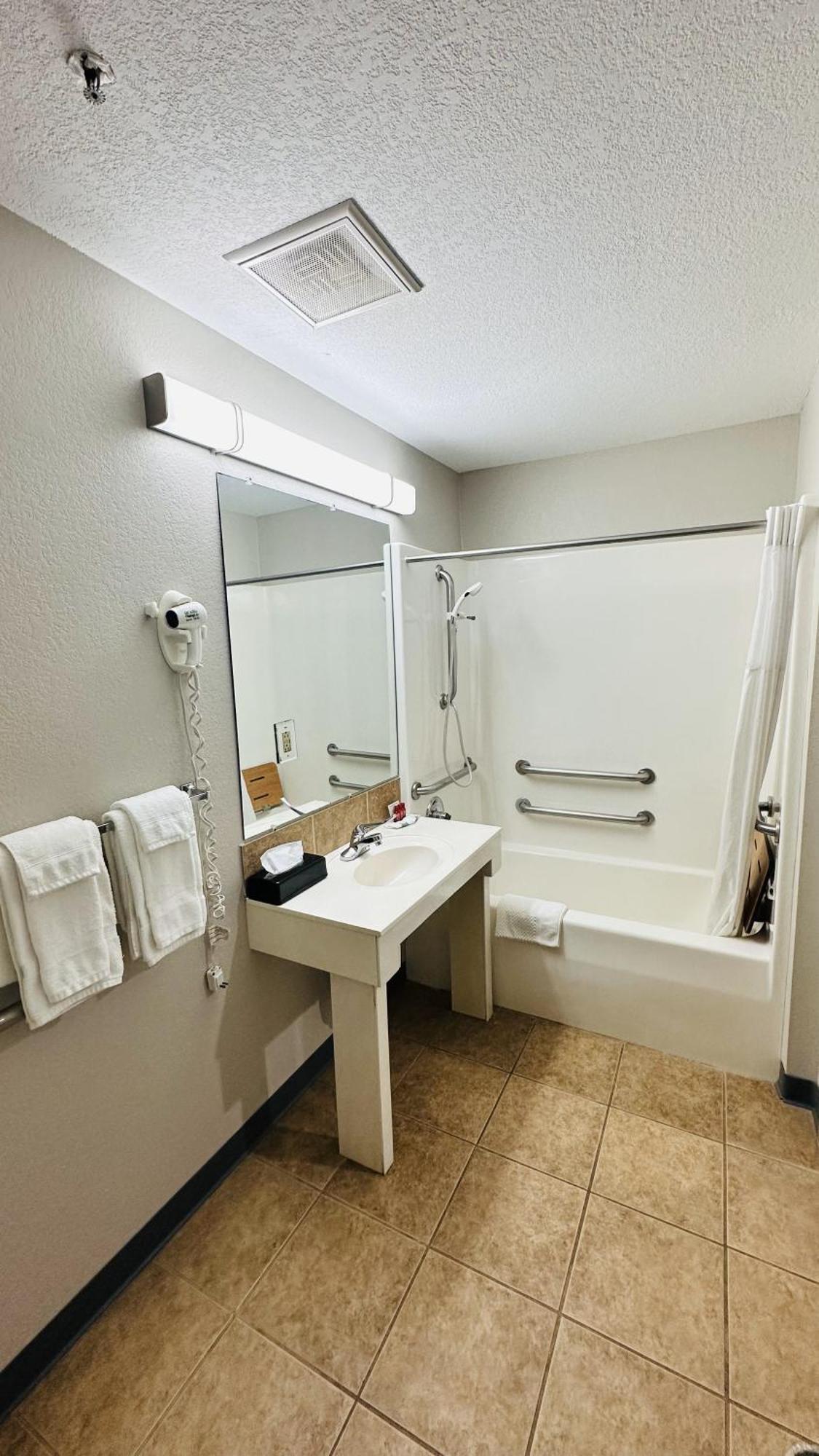 Days Inn & Suites By Wyndham Wynne חדר תמונה