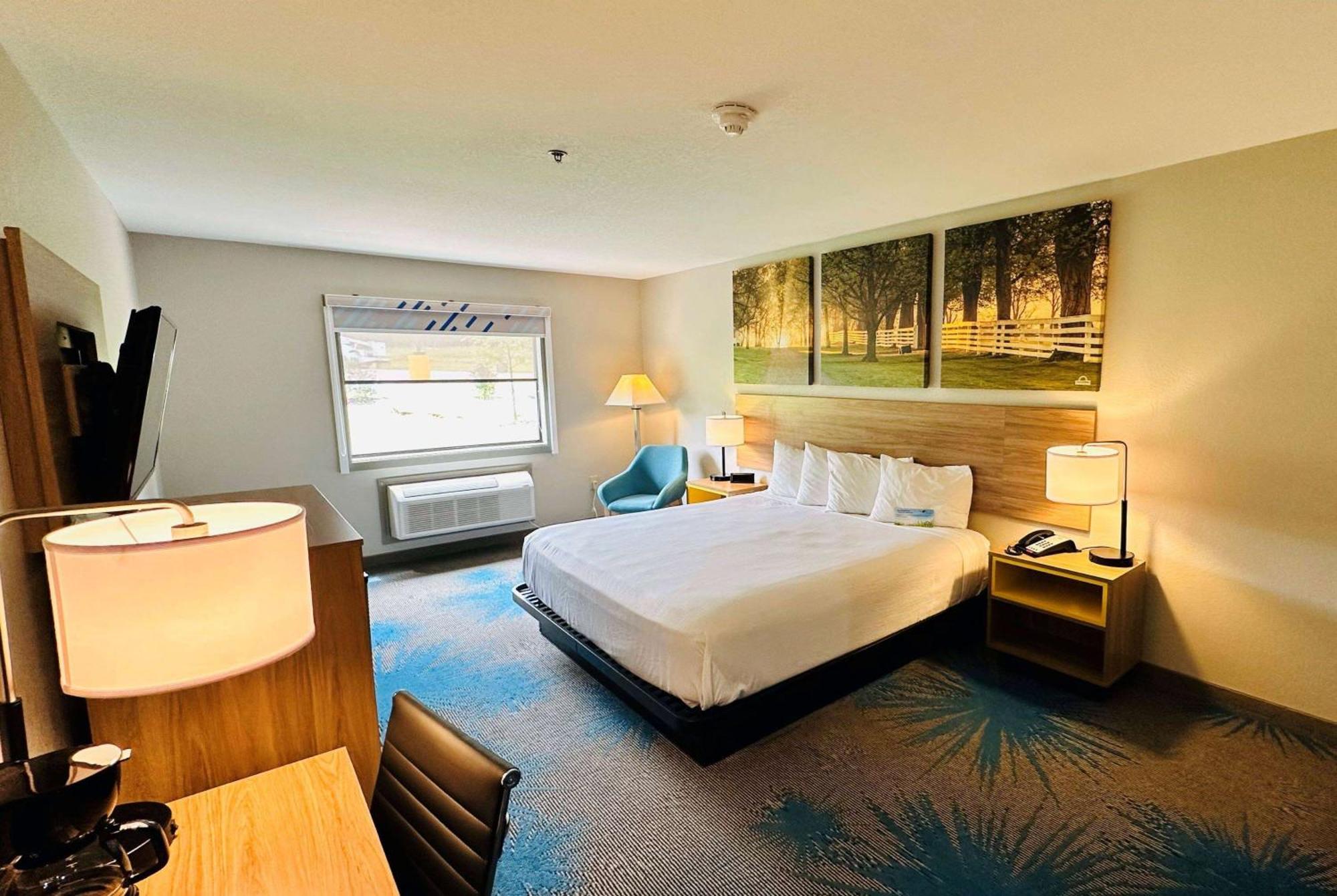 Days Inn & Suites By Wyndham Wynne מראה חיצוני תמונה